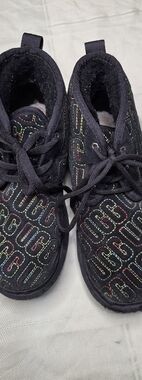 UGG Kids Neumel II Graphic Stitch Rainbow Logo Boots Size 5